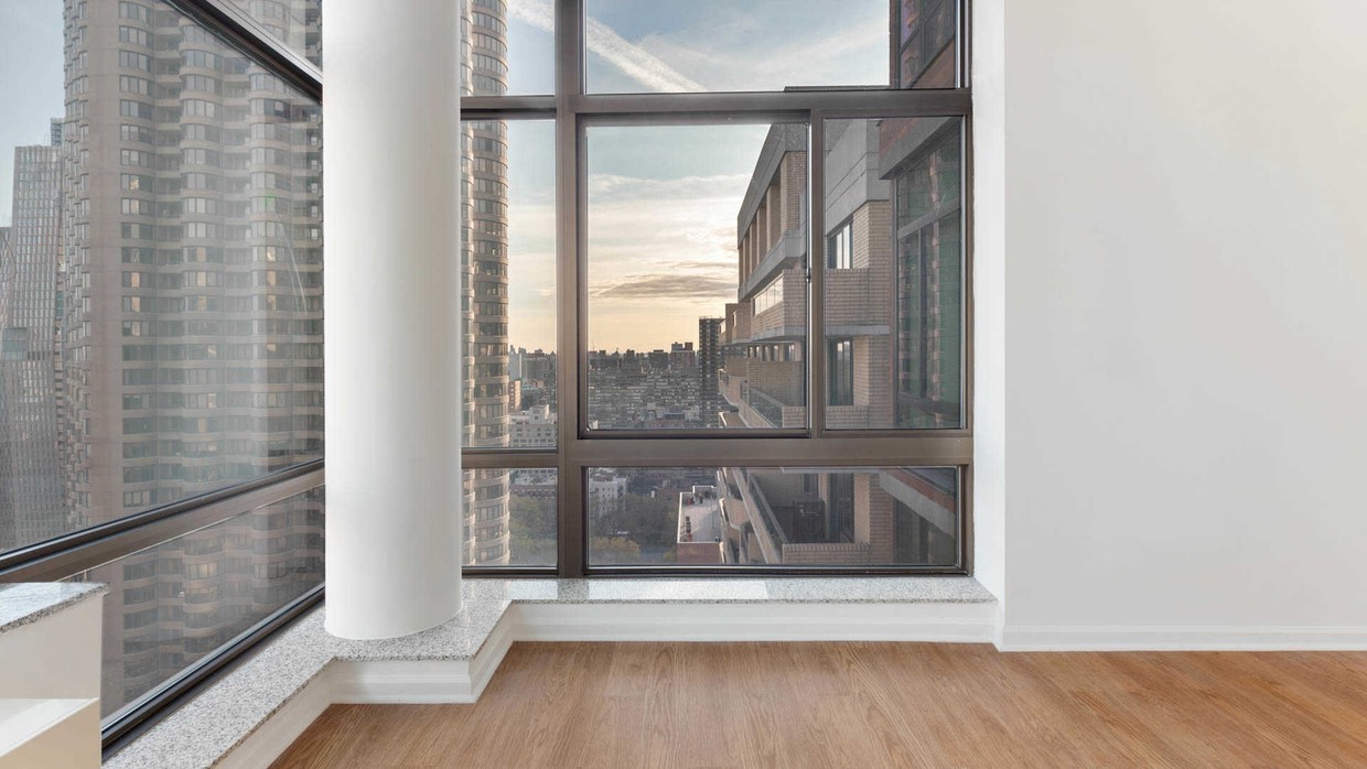 Foto principal - 301 E 39th St
