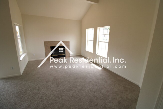 Building Photo - 3 br, 2.5 bath House - 8639 W Chase Court