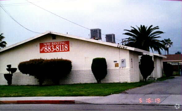 Building Photo - 1520 Pumalo St