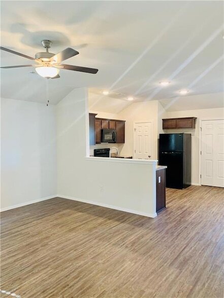 Foto del edificio - 936 E Bunting St