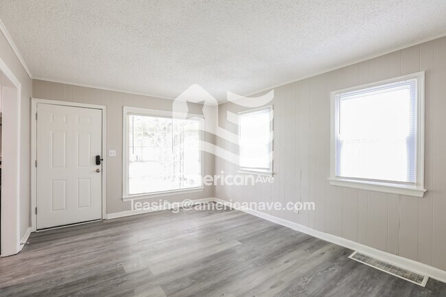 Foto del edificio - 4412 Myrtle Ave