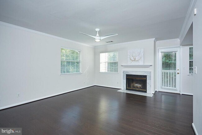 Foto del edificio - 5700 Chapman Mill Dr