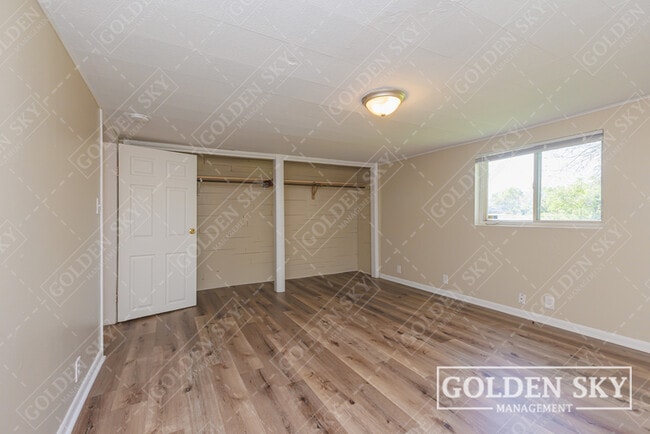 Building Photo - 2321 N Macedonia Ave
