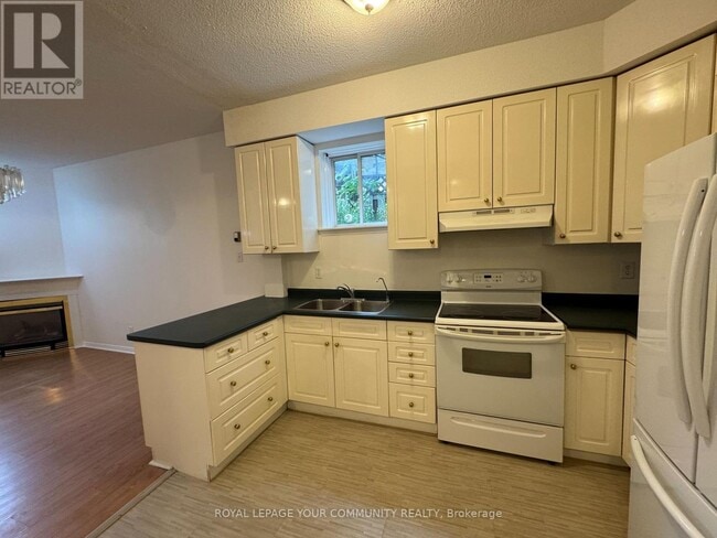 Photo du bâtiment - 32 Ward Dr