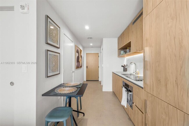 Foto del edificio - 11 NE 6th St