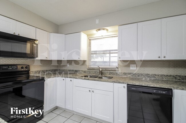 Foto del edificio - 1340 Sharon Dr