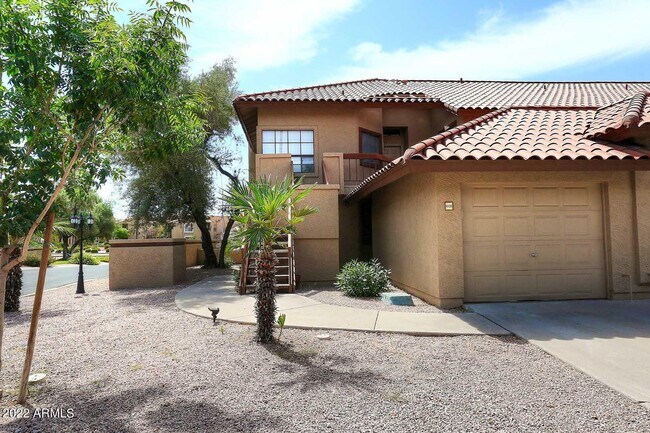 Foto del edificio - 8700 E Mountain View Rd