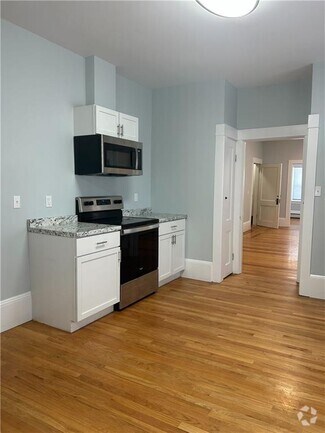 Building Photo - 168 Waterman Ave