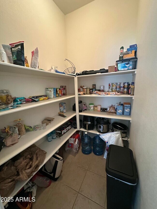 Foto del edificio - 2402 E 5th St