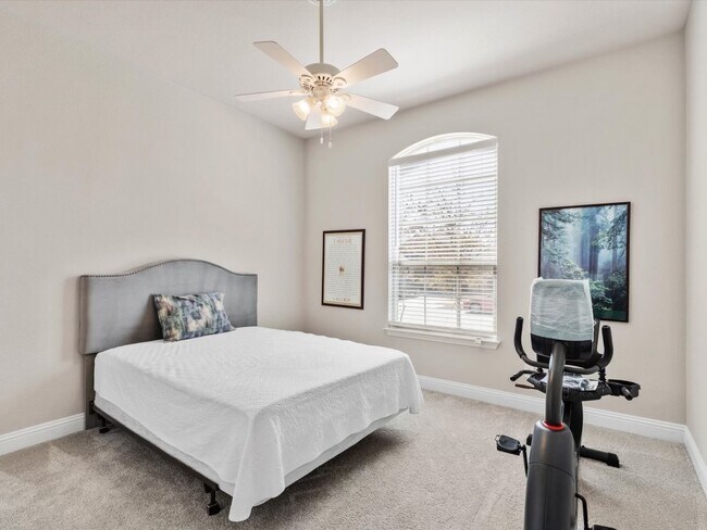 Foto del edificio - 14912 Belclaire Ave