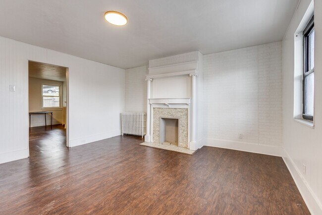 Foto del edificio - AVAILABLE NOW - Beautiful 4 Bedroom Home w...