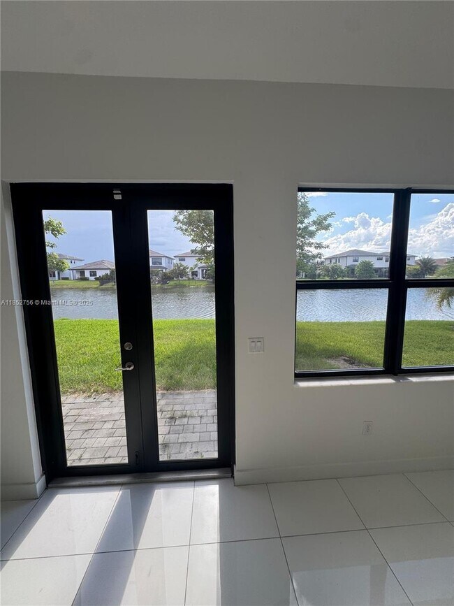 Foto del edificio - 4398 SW 173rd Ave