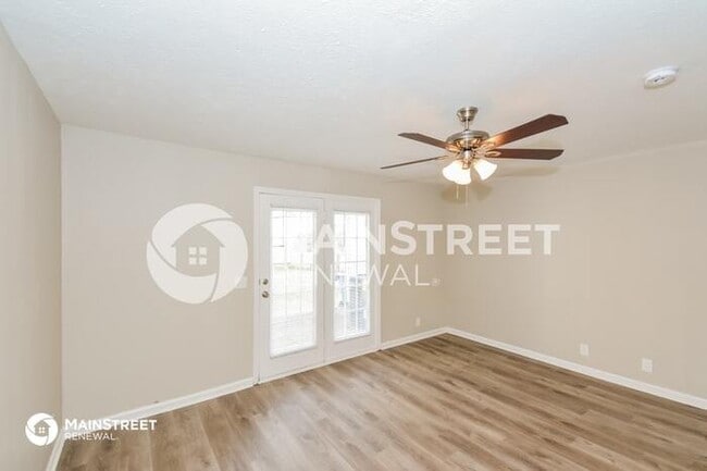 Building Photo - 8016 Logan Dr, La Vergne, TN 37086