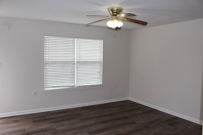 Foto del edificio - 2963 Landmark Ct NE