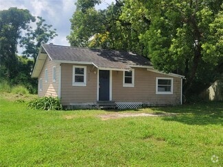 Building Photo - 702 22nd St