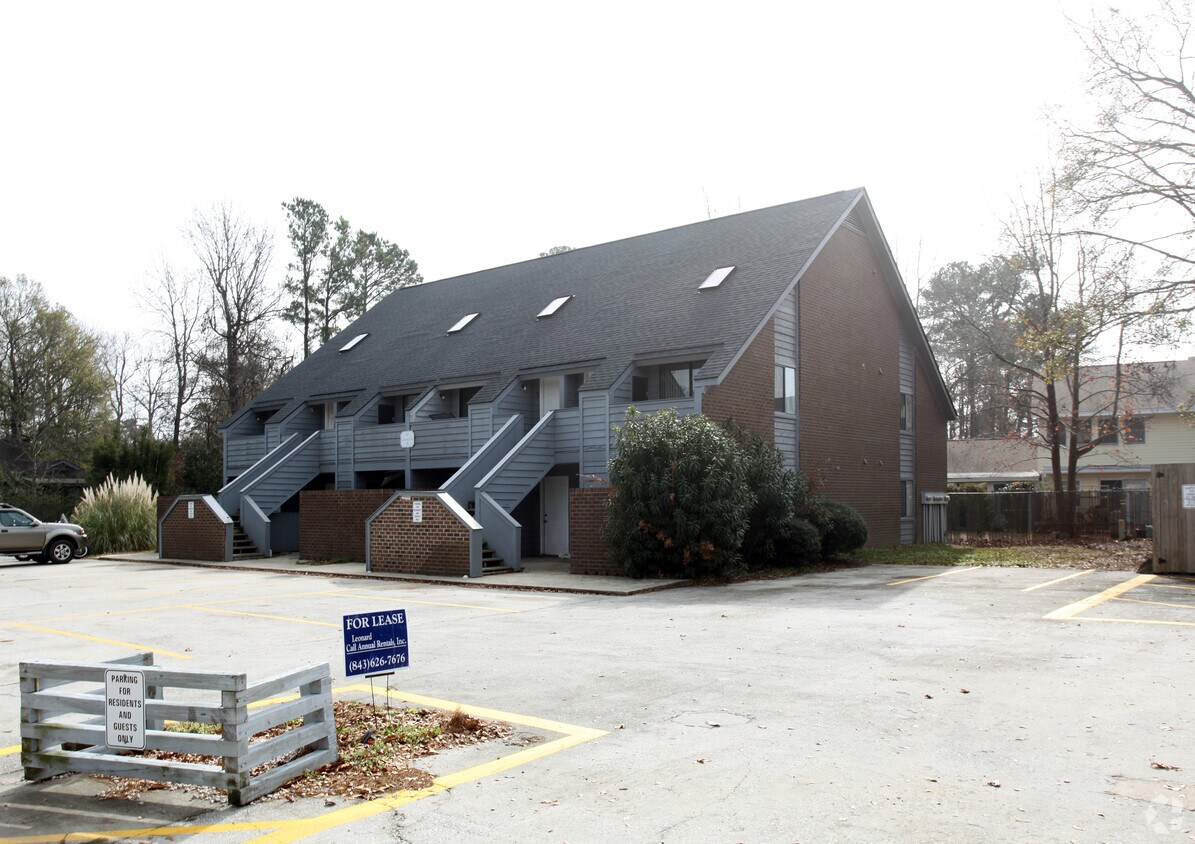 Foto principal - 141-145 Colonial Cir