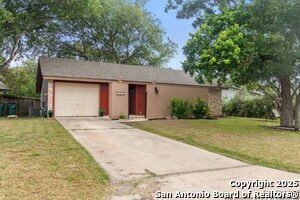 Foto del edificio - 7701 Rainey Meadow Ln