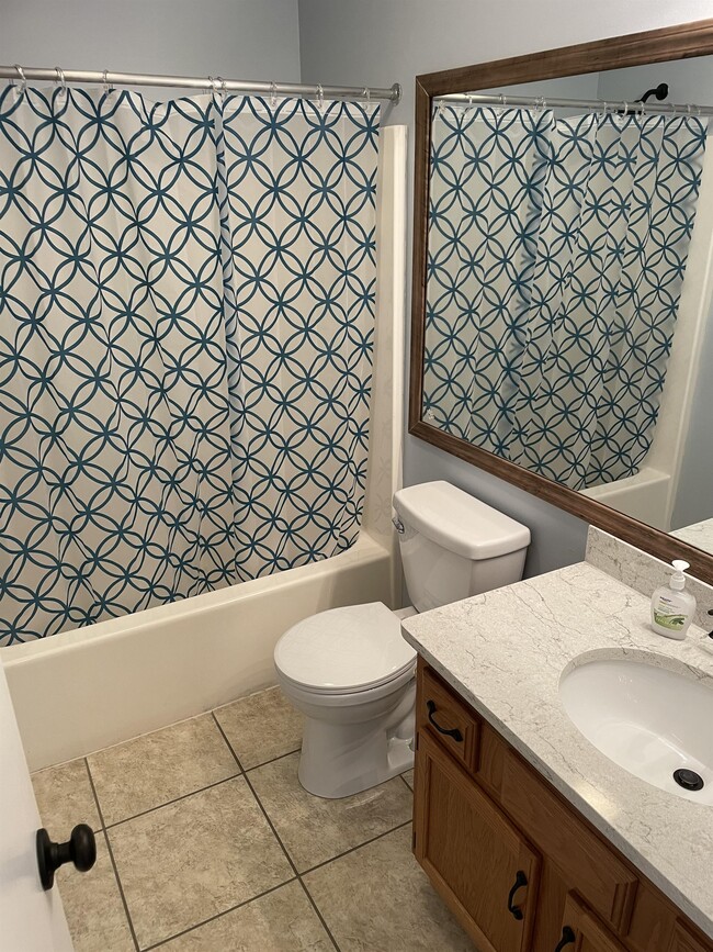 Building Photo - 3226 Spinnaker Point