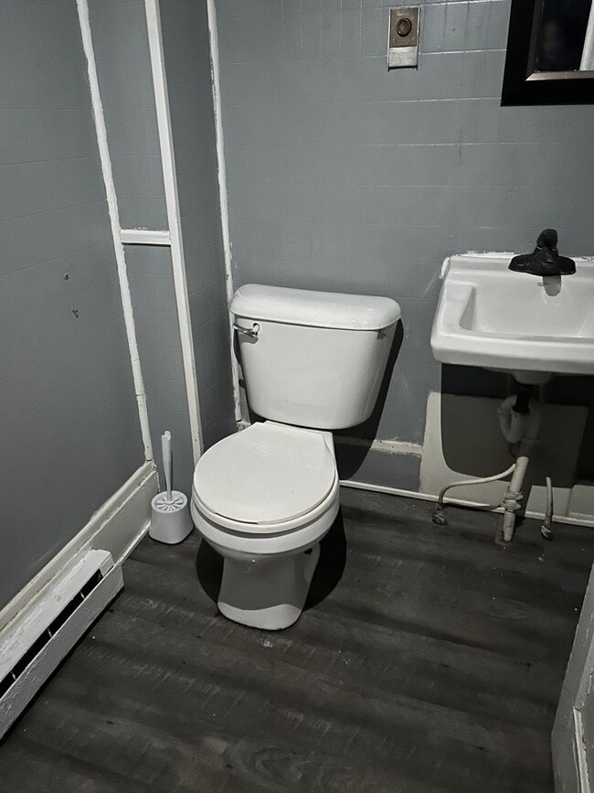 Building Photo - 611 W Marion St