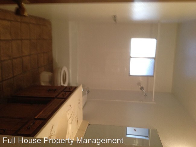Building Photo - 3 br, 2 bath House - 340 S. Greenwood