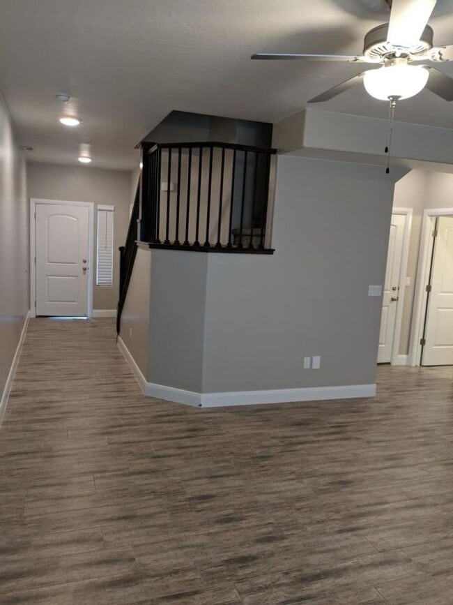 Building Photo - Beautiful Blackhawk Townhome
