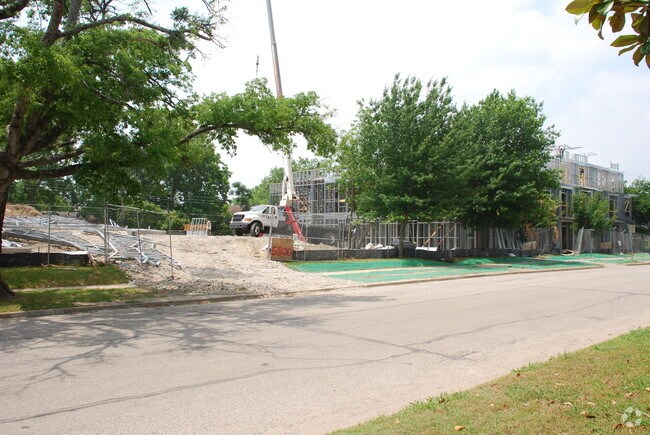 Building Photo - 5800 Mccommas Blvd