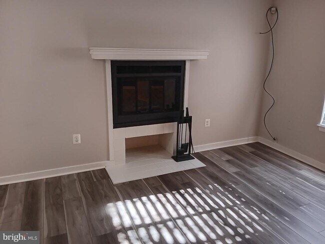 Foto del edificio - 128 W Barre St