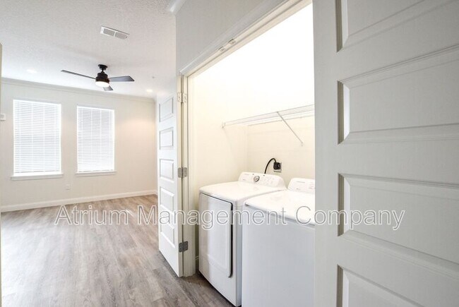 Foto del edificio - 109 S Boyd St