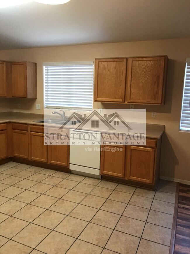 Foto del edificio - 8201 W Pima St