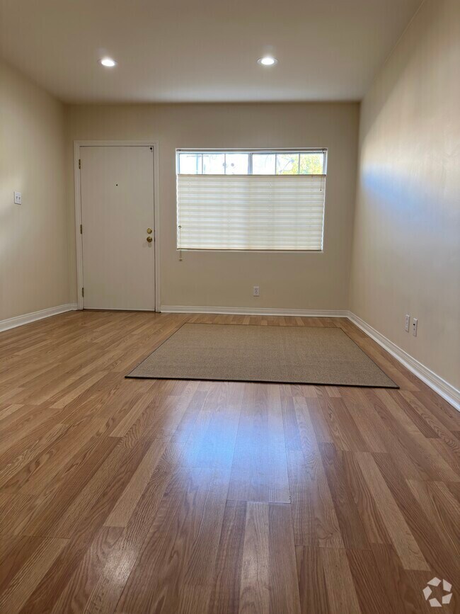 Building Photo - 2144 S Redondo Blvd