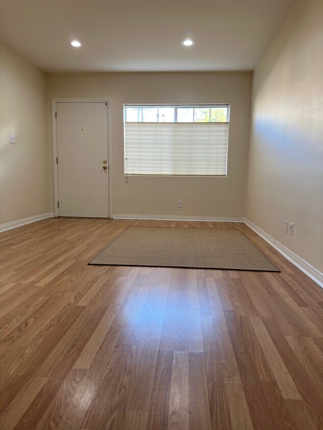 Living Room - 2144 S Redondo Blvd