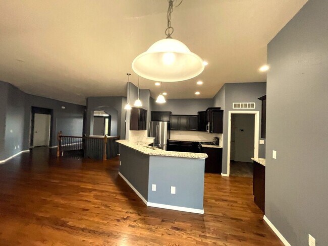 Building Photo - 6567 Forest Thorn Ct., 5-bedroom, 3-bathro...