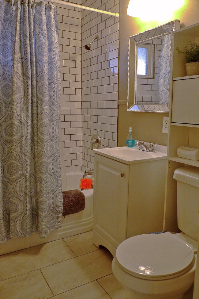 Foto del edificio - 3428 Charlotte St