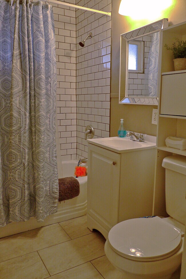 Foto del edificio - 3428 Charlotte St