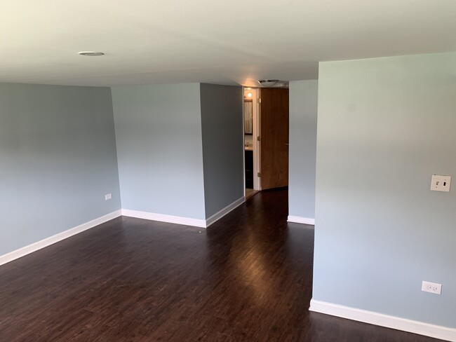 Living Room - 10332 Elizabeth St