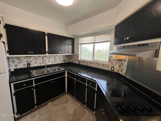 Foto del edificio - 540 N Yarbrough Dr