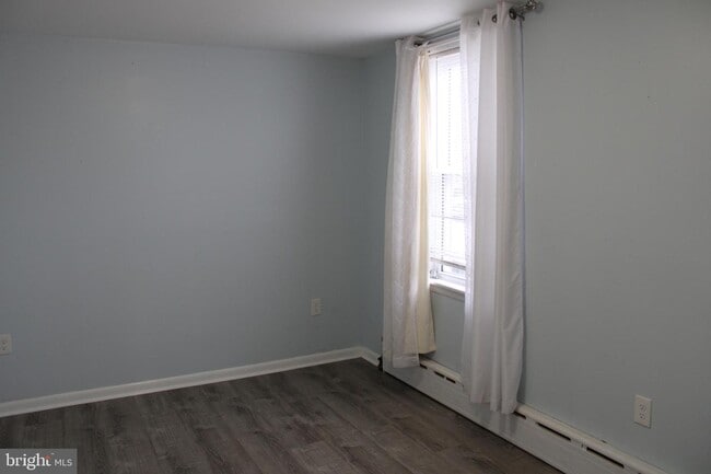 Building Photo - 138 Pine Ave