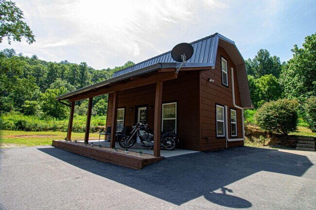 Foto del edificio - 642 Gladdens Creek Rd
