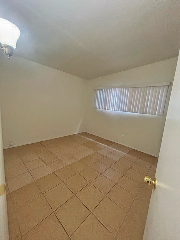 Photo - 1943 S Reservoir St Apartment