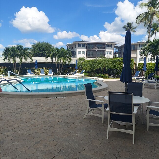 Foto del edificio - 3410 Gulf Shore Blvd N