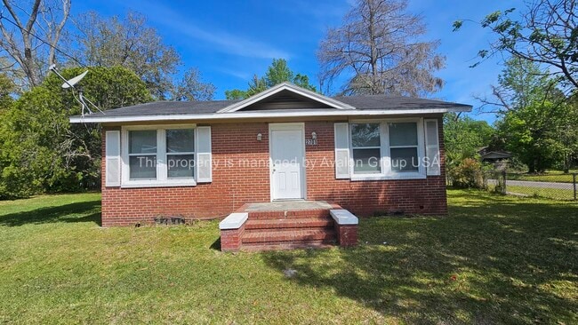 Building Photo - 2701 Lowell Ave