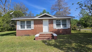 Building Photo - 2701 Lowell Ave