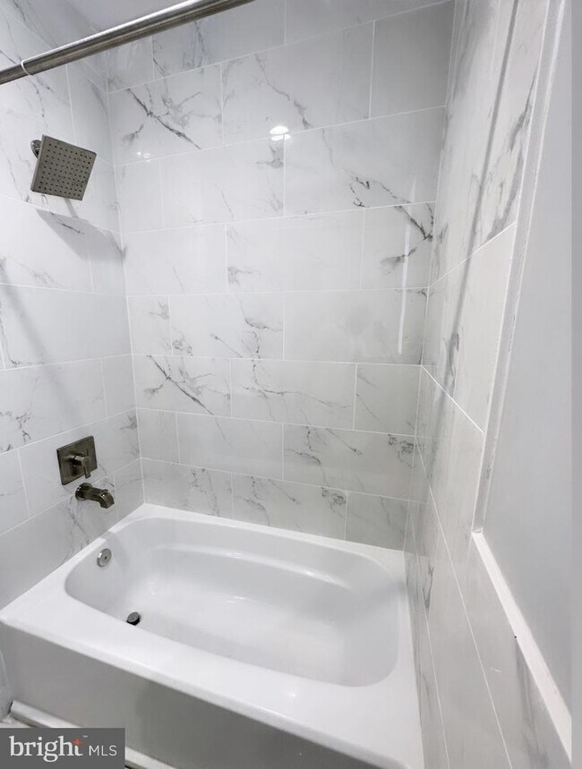 Foto del edificio - 1430 W Loudon St