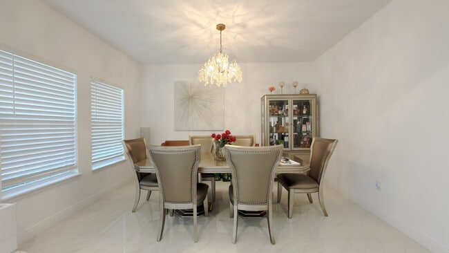 Foto del edificio - 1344 Bristol Oaks Way