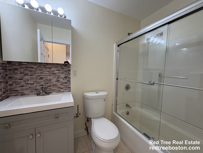 Foto del edificio - 1801 Beacon St