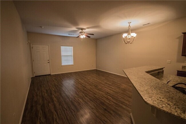 Foto del edificio - 1242 Marigold Rd