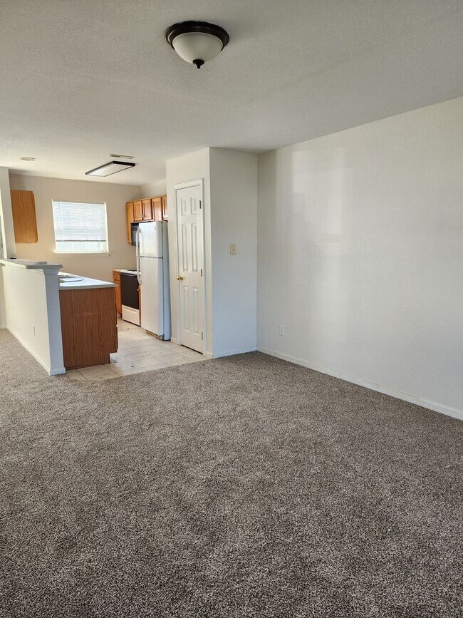 Foto del edificio - 2681-2683 E Oakbrook Dr