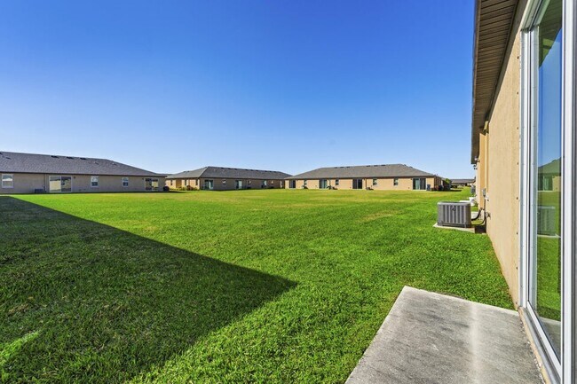 Foto del edificio - 1817 Party Pl