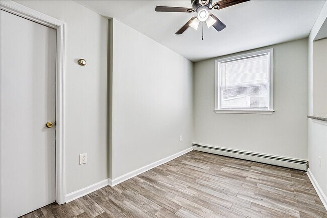 Building Photo - 217 Smith St