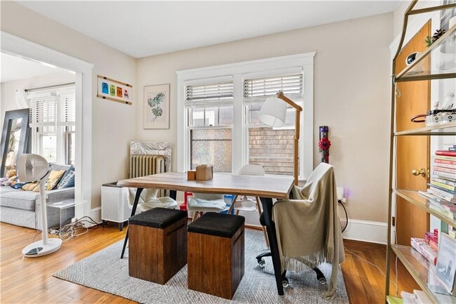 Building Photo - 183 Narragansett St